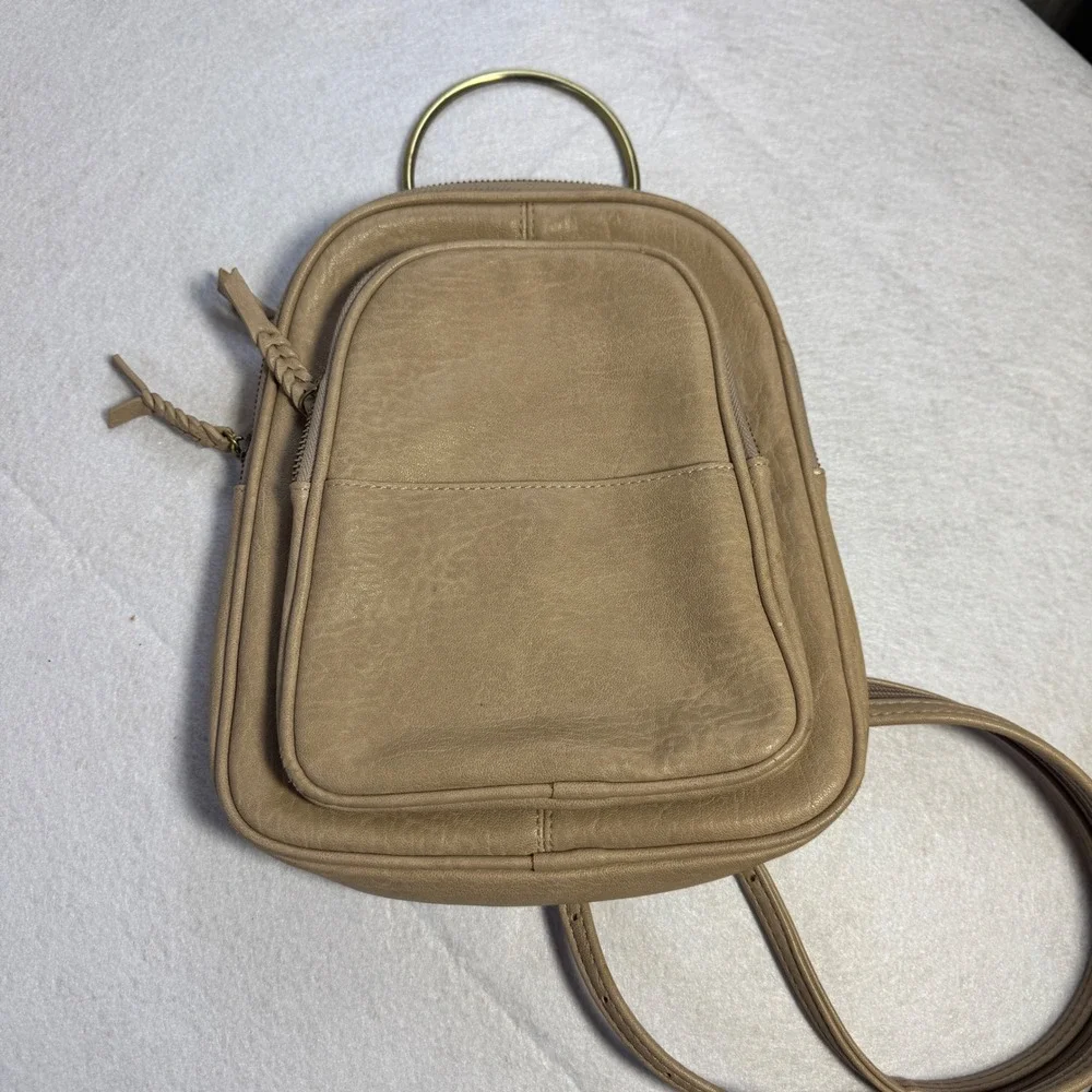 Antik Kraft Tan Vegan Leather Backpack Gold Ring Accent Braided Zipper Pulls